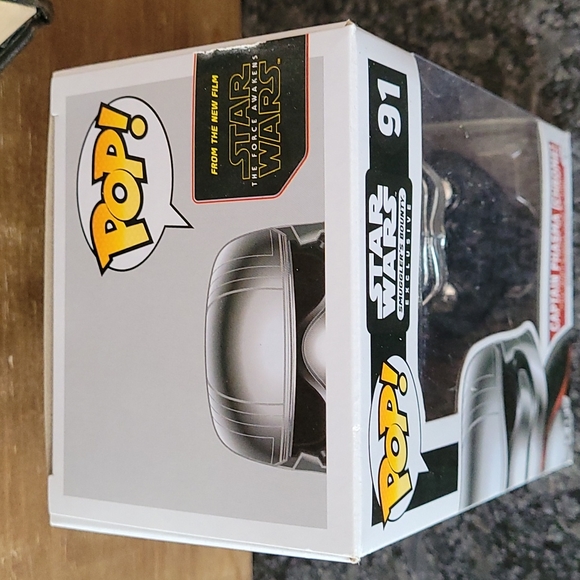 Funko Pop - Star Wars Smuggler's Bounty Captain Phasma (Chrome) - Picture 3 of 7